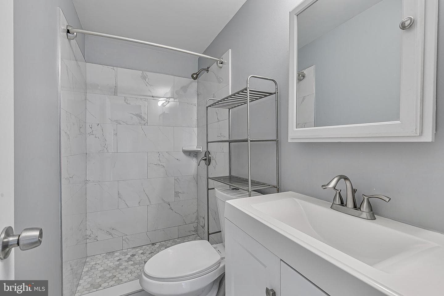 9068 Goldamber Garth photo 24