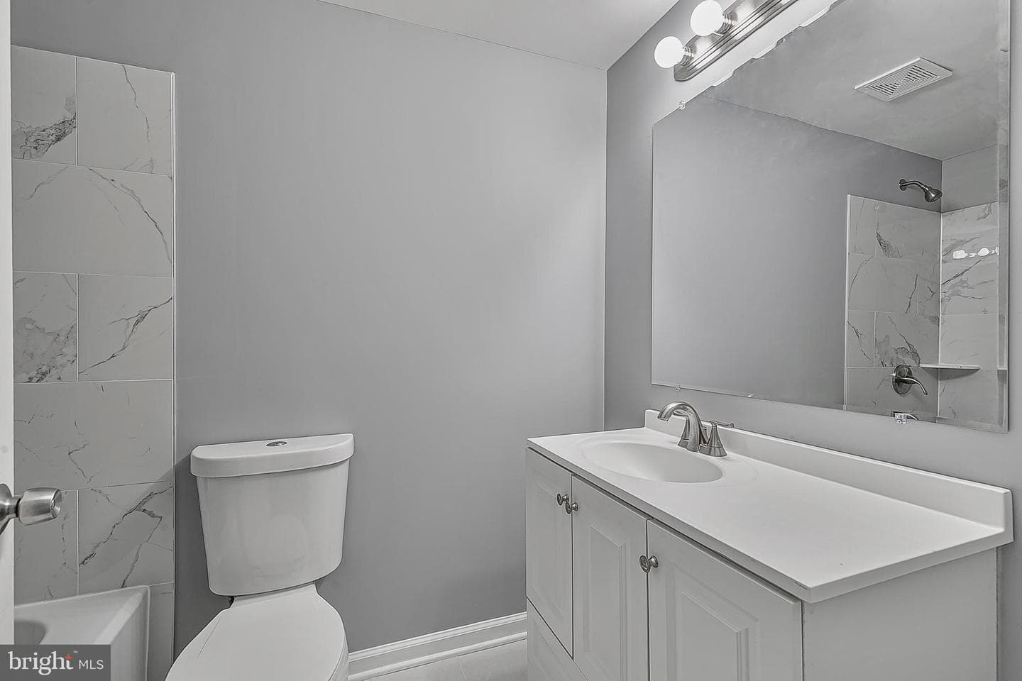 9068 Goldamber Garth photo 25