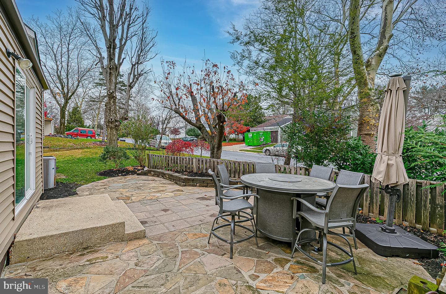 9068 Goldamber Garth photo 35