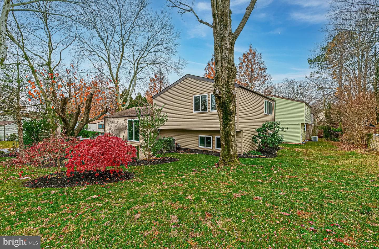 9068 Goldamber Garth photo 36