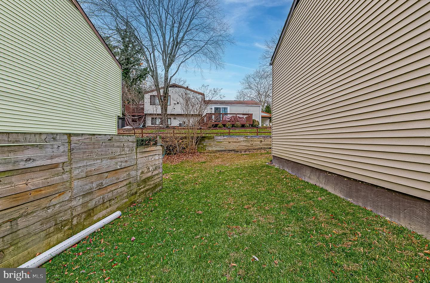 9068 Goldamber Garth photo 43