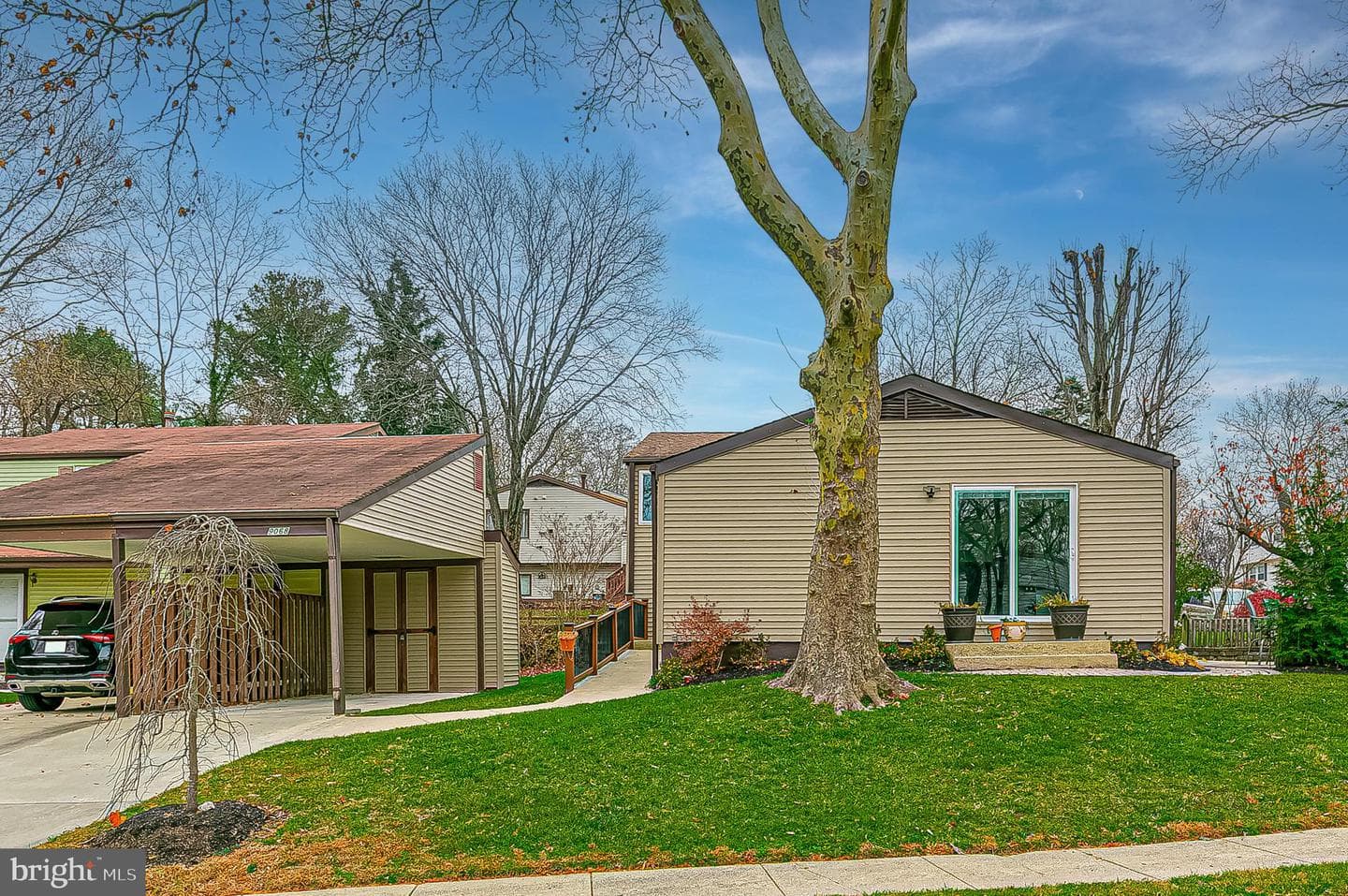 9068 Goldamber Garth photo 5