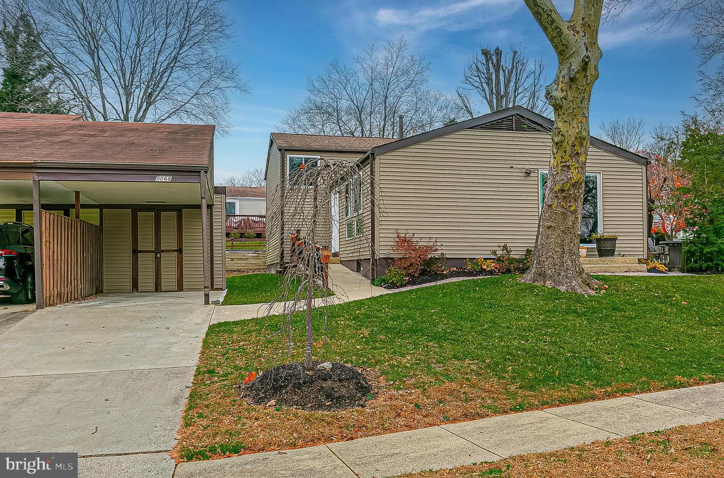 9068 Goldamber Garth photo 6