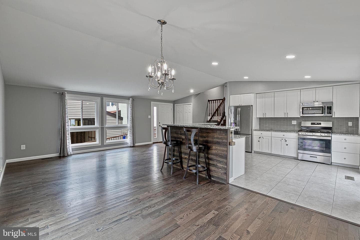 9068 Goldamber Garth photo 9