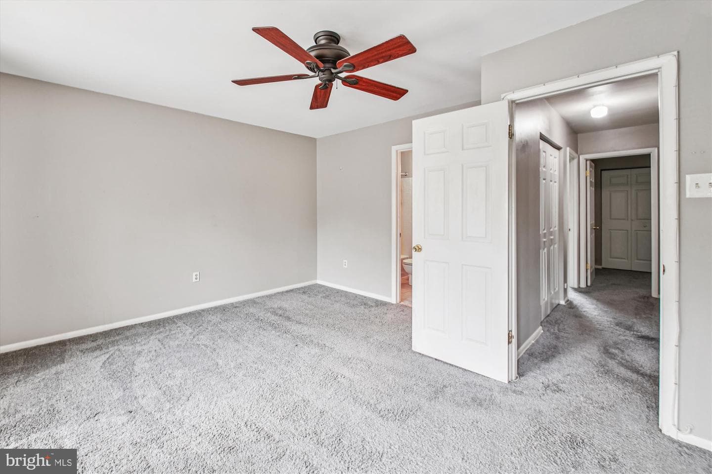 9469 Clocktower Lane photo 12
