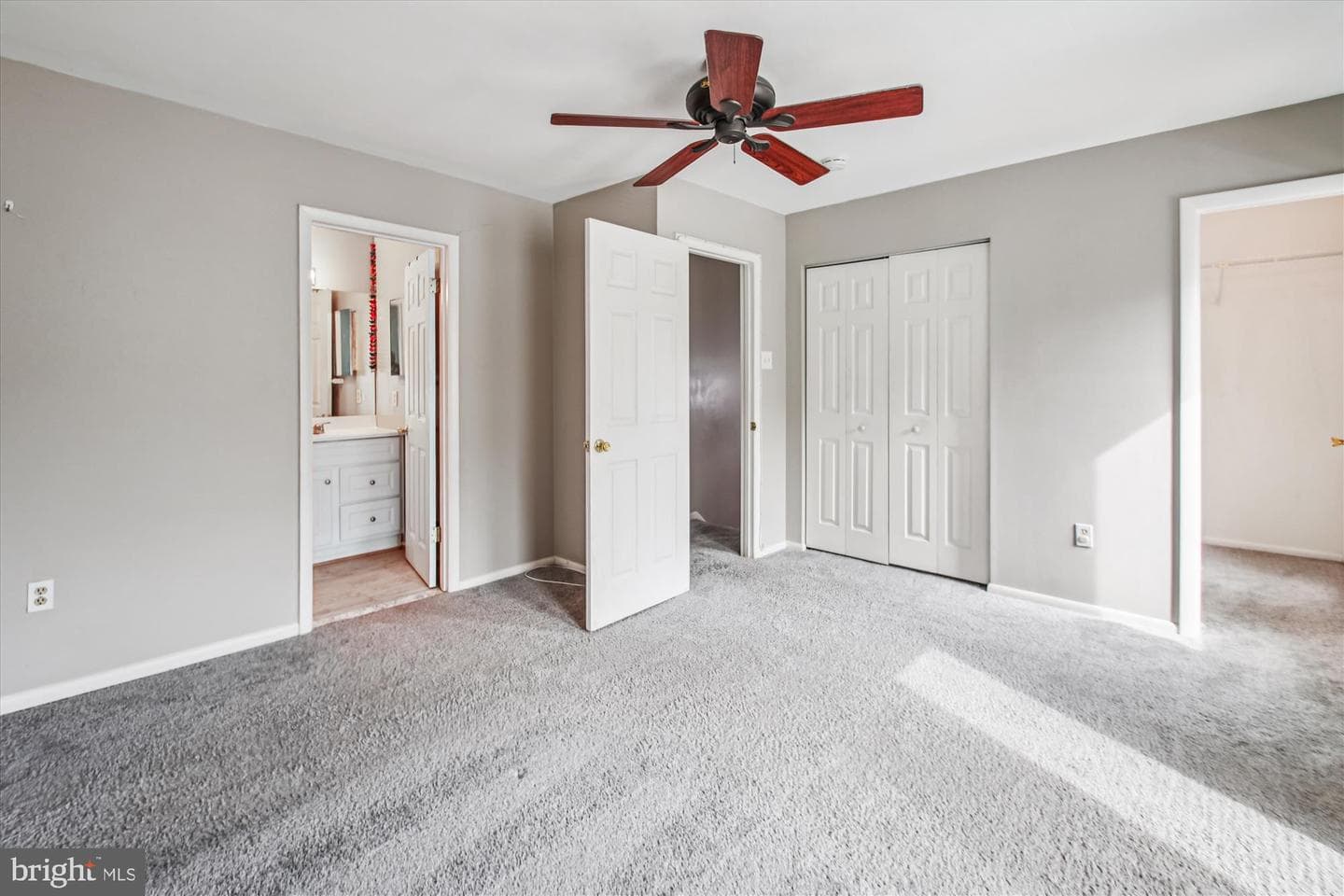 9469 Clocktower Lane photo 13
