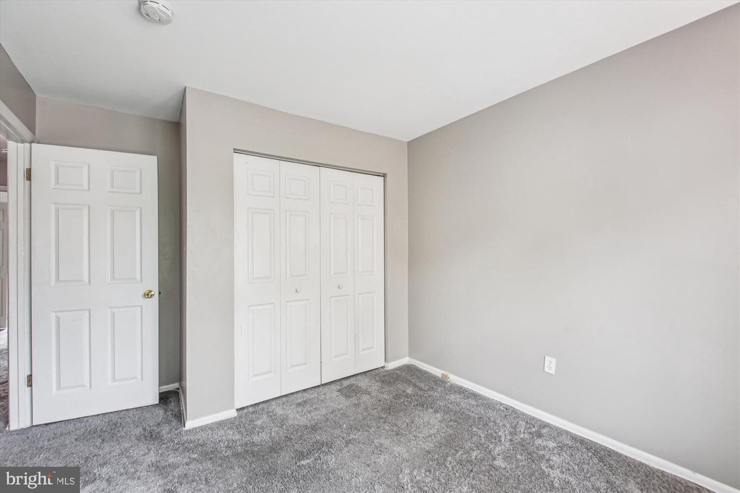 9469 Clocktower Lane photo 16