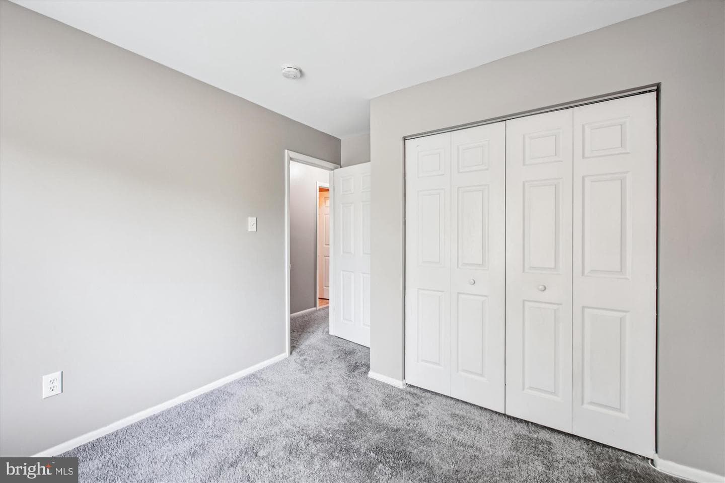 9469 Clocktower Lane photo 17