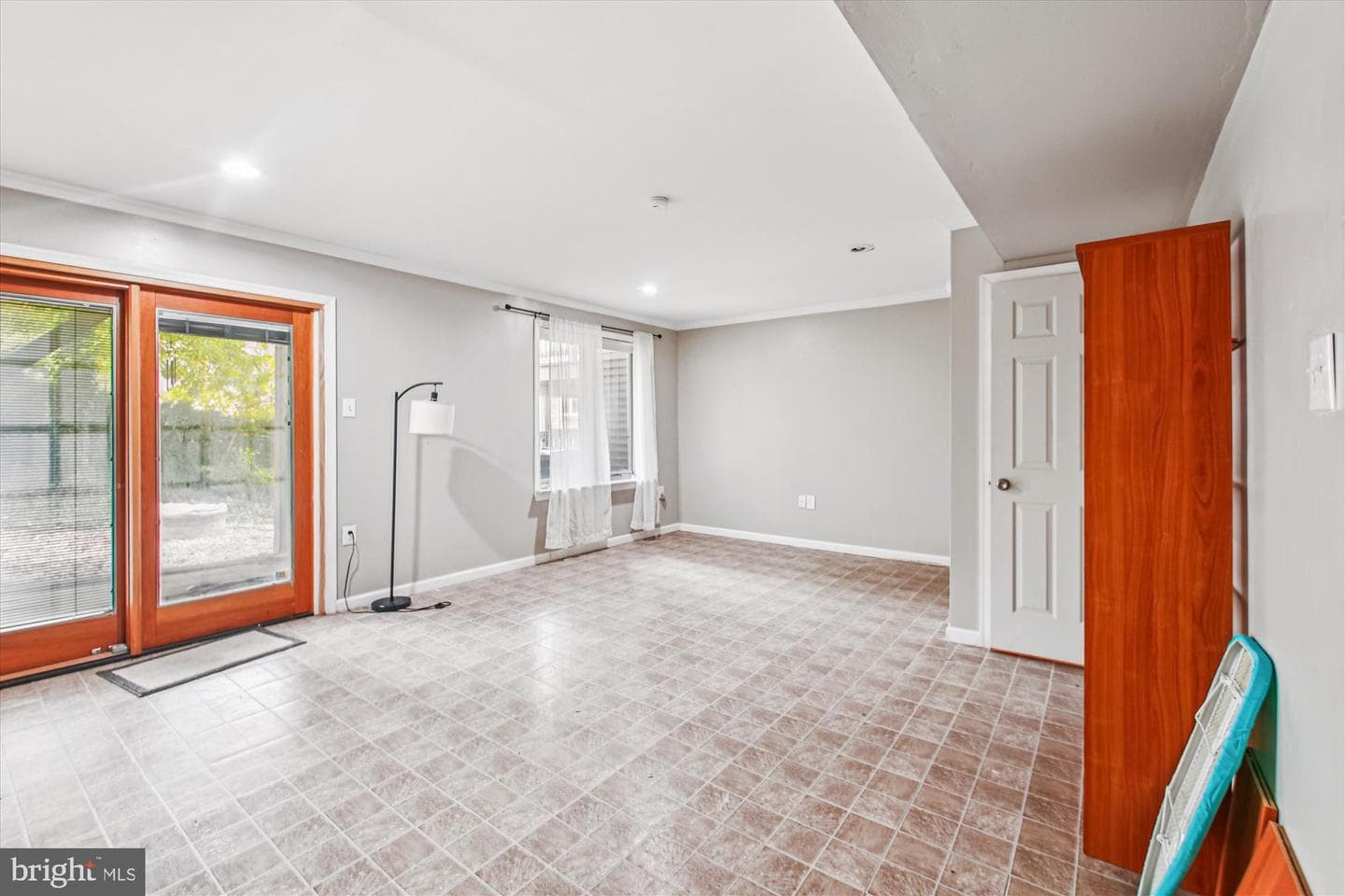 9469 Clocktower Lane photo 23