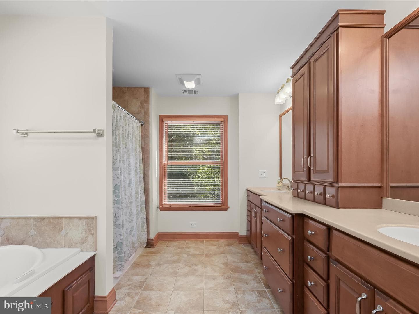 1242 Crows Foot Road photo 33