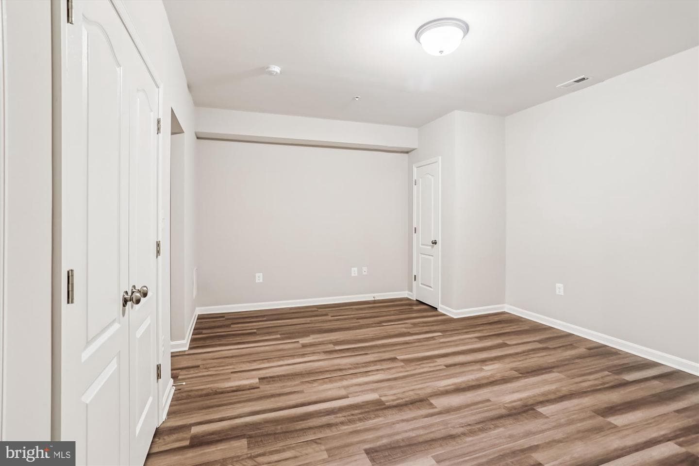 9256 Laurens Way photo 11