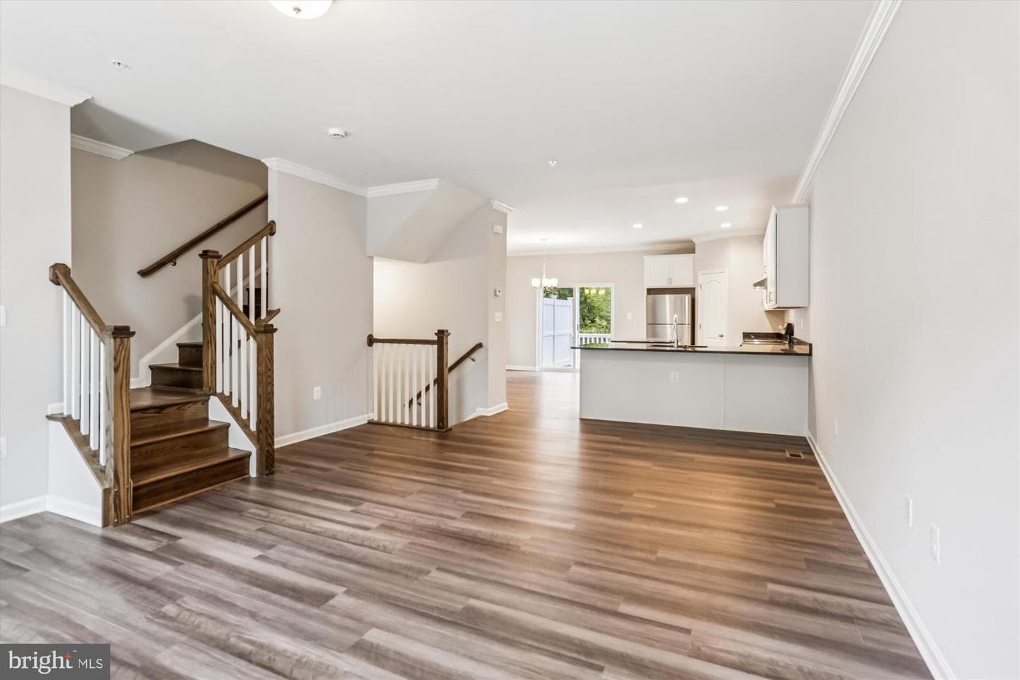 9256 Laurens Way photo 14