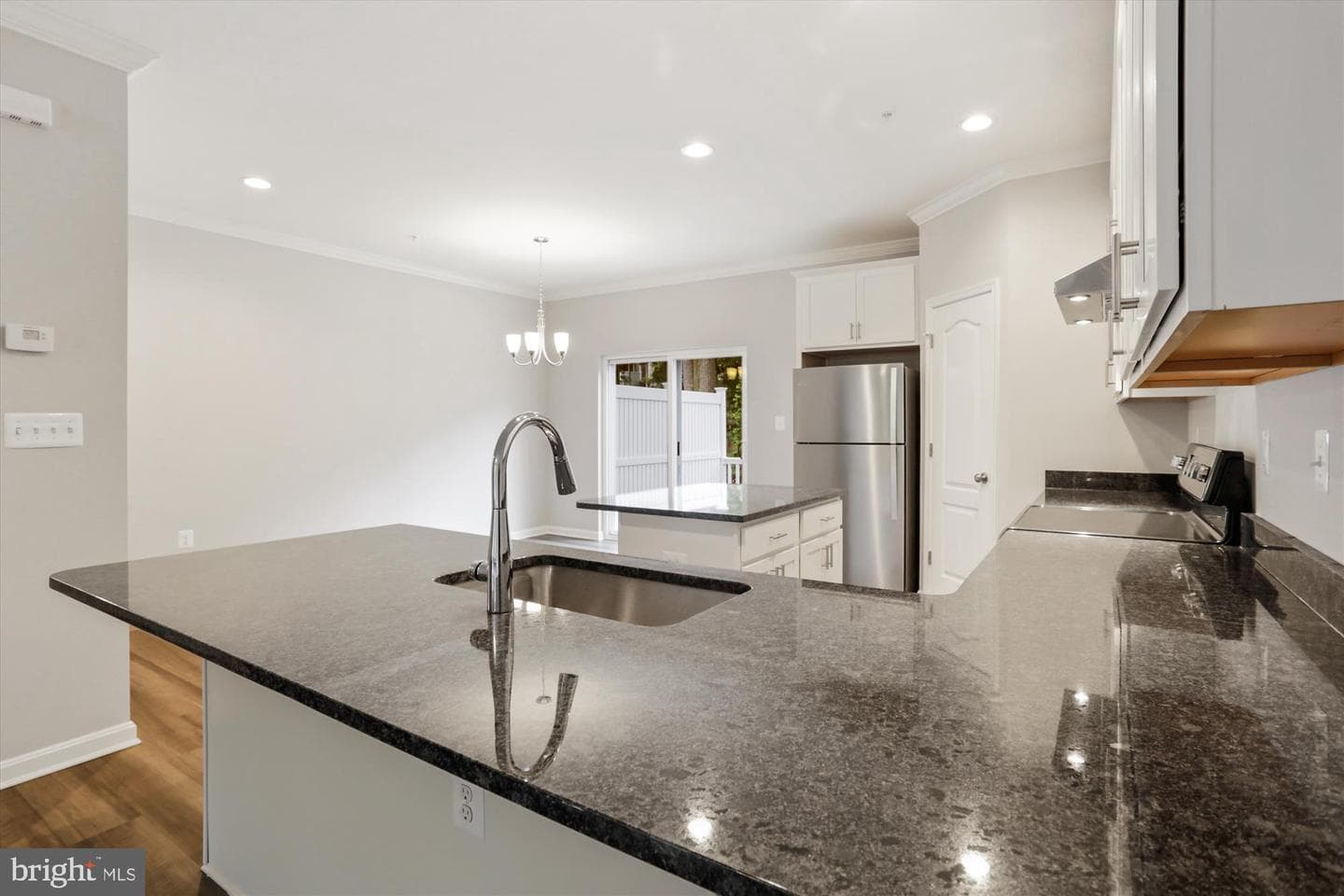 9256 Laurens Way photo 16
