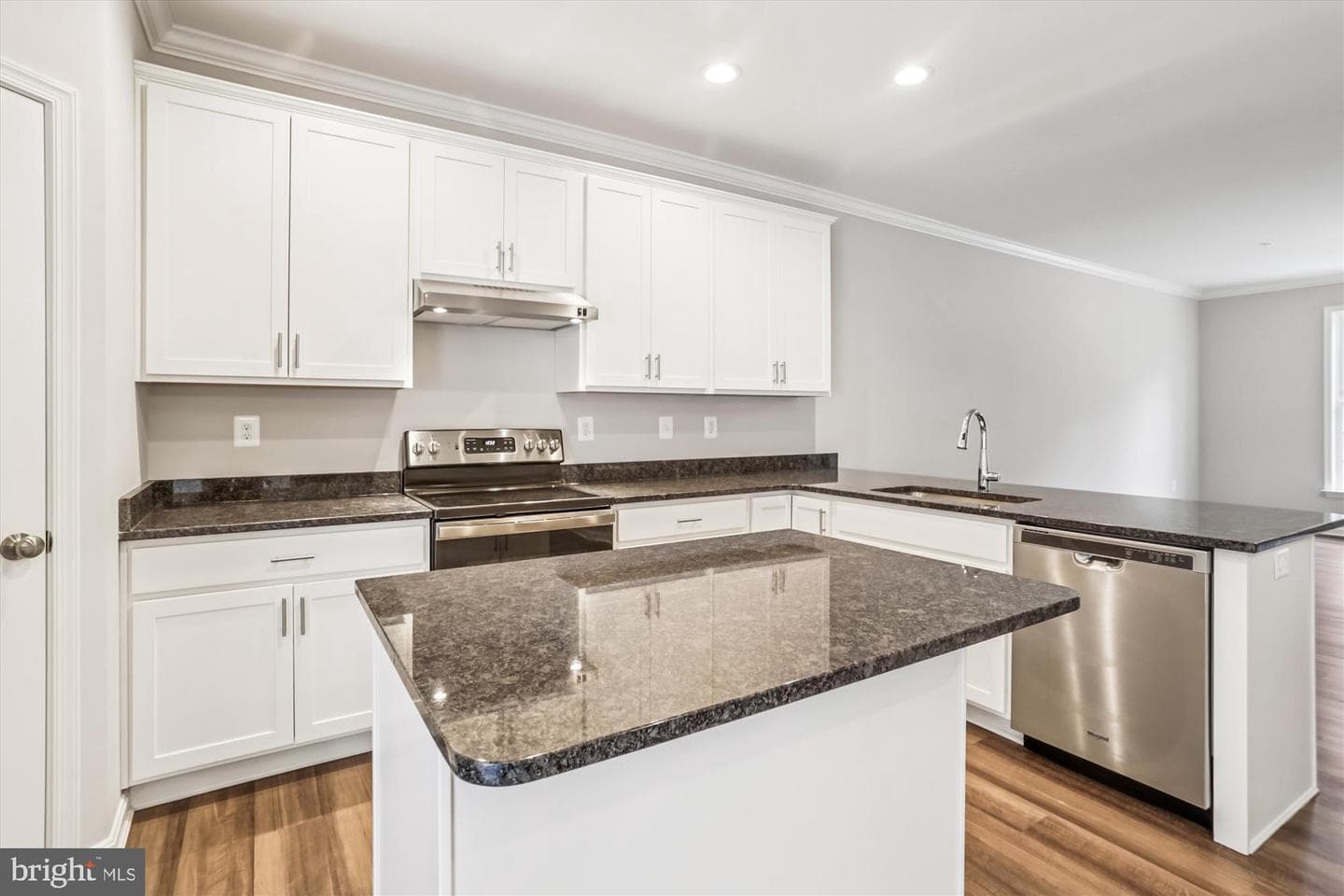 9256 Laurens Way photo 19