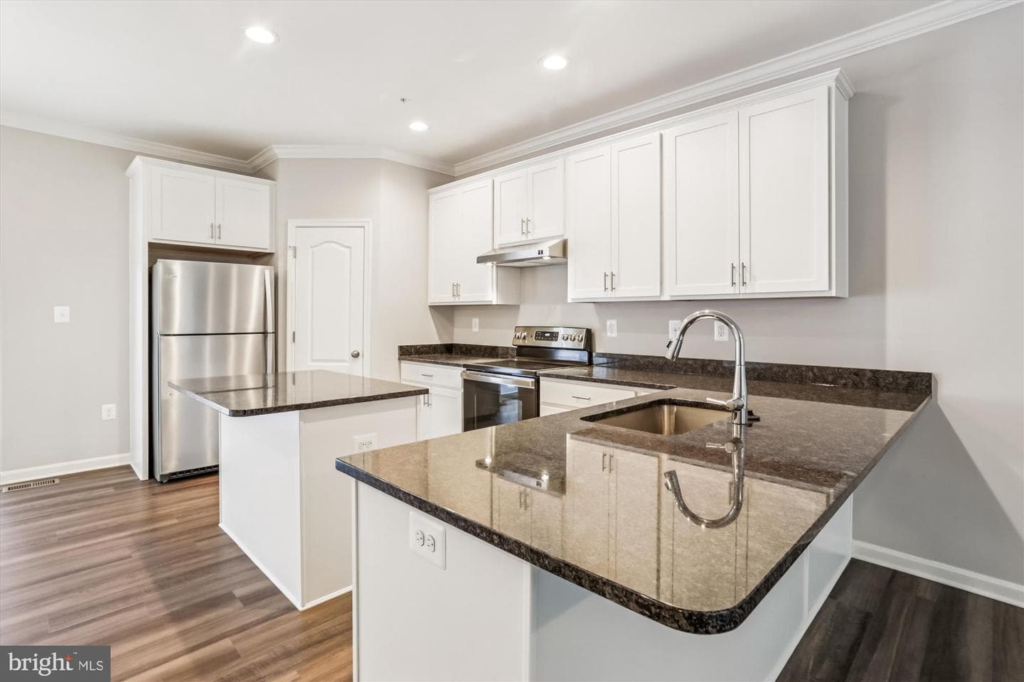 9256 Laurens Way photo 20