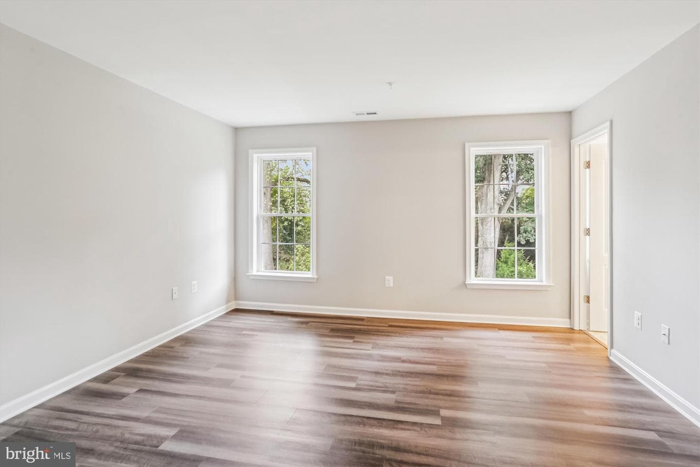 9256 Laurens Way photo 25