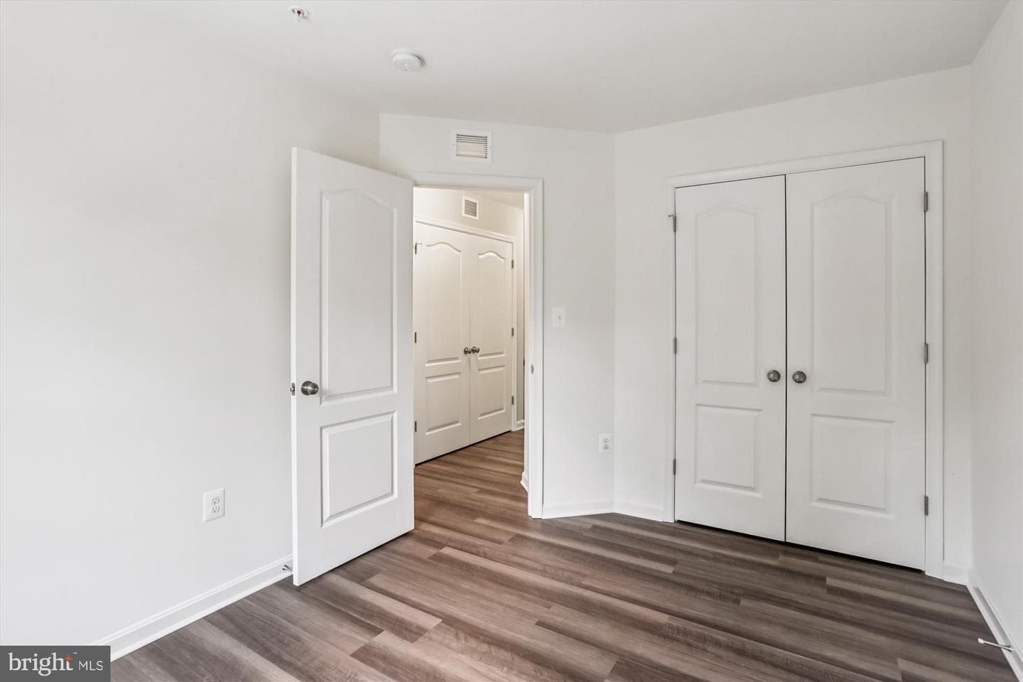 9256 Laurens Way photo 29