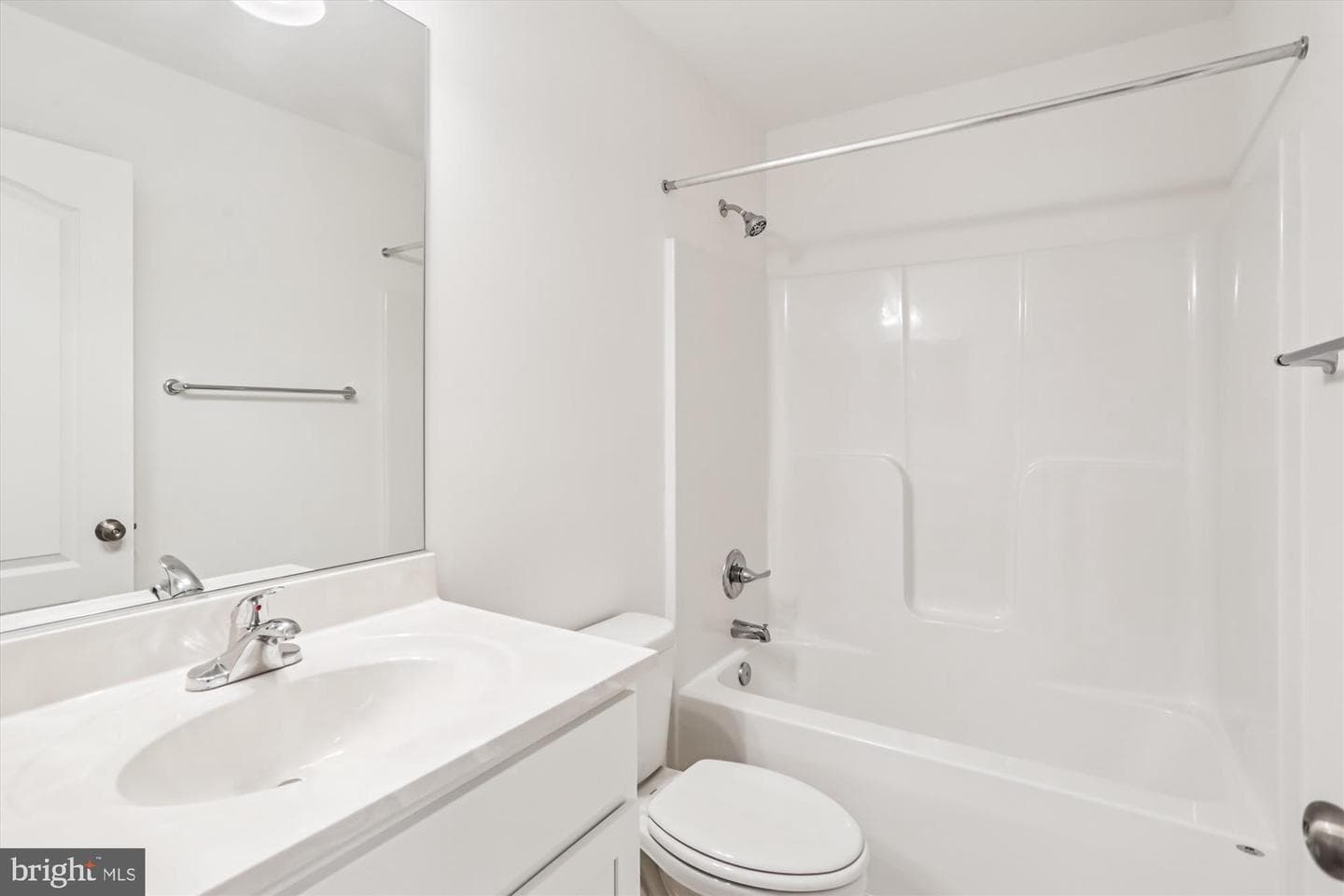 9256 Laurens Way photo 32