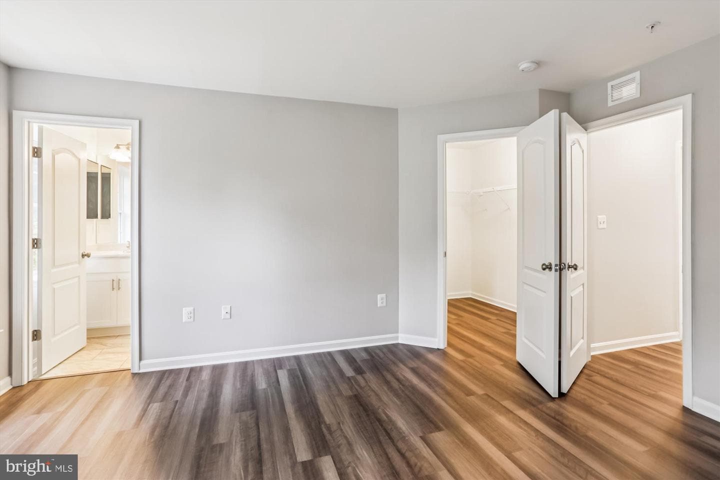 9256 Laurens Way photo 5