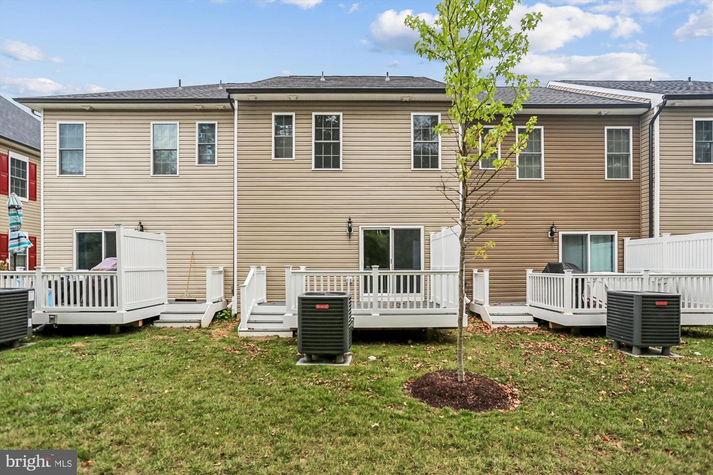 9256 Laurens Way photo 7