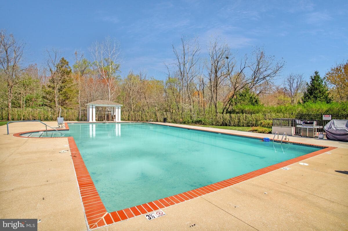 2530 Kensington Gardens #404 photo 14