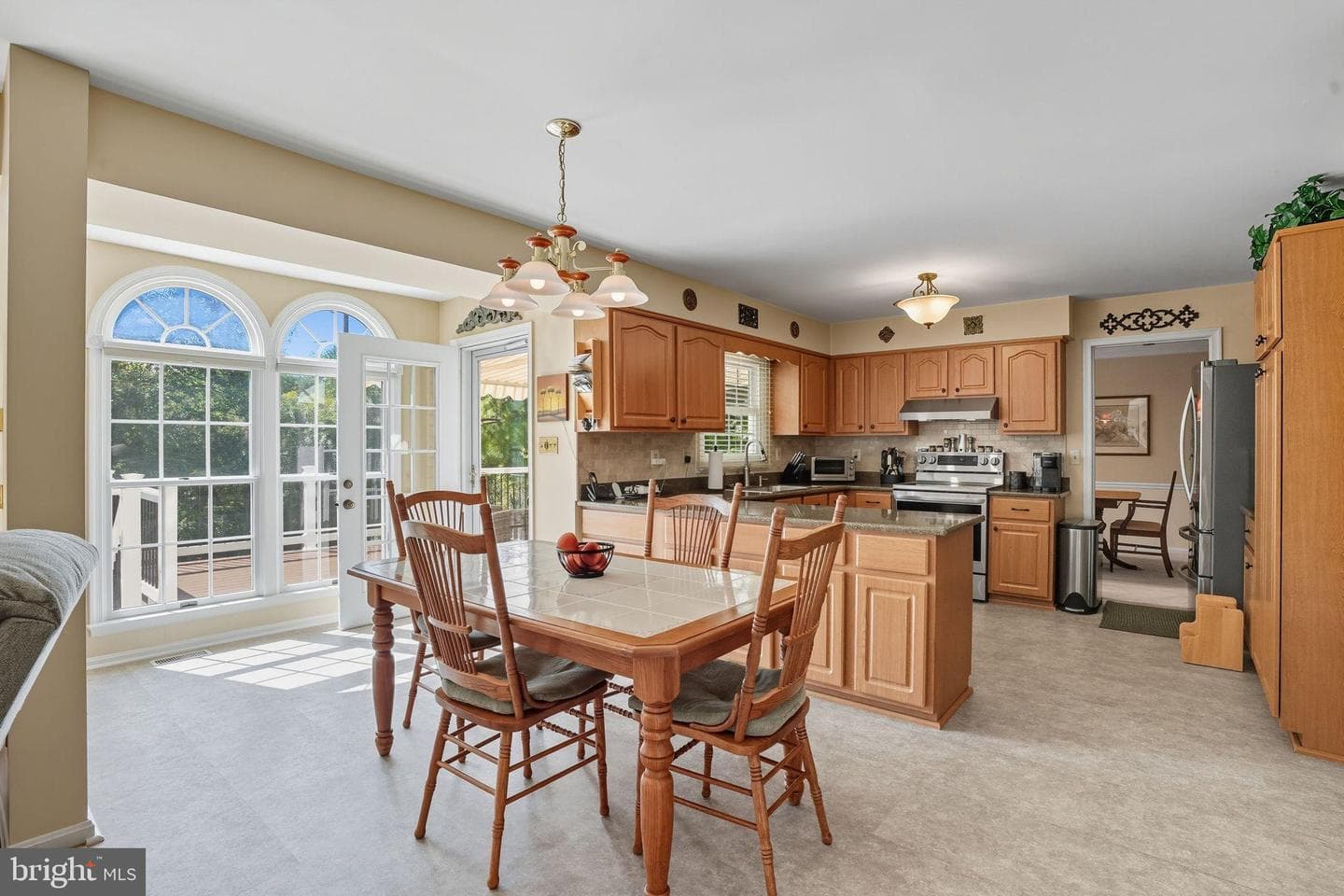 6761 Sewells Orchard Drive photo 2