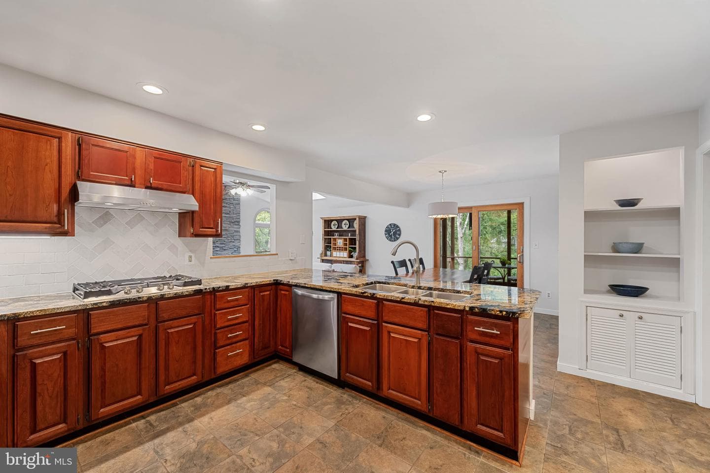 619 Sideling Court photo 13