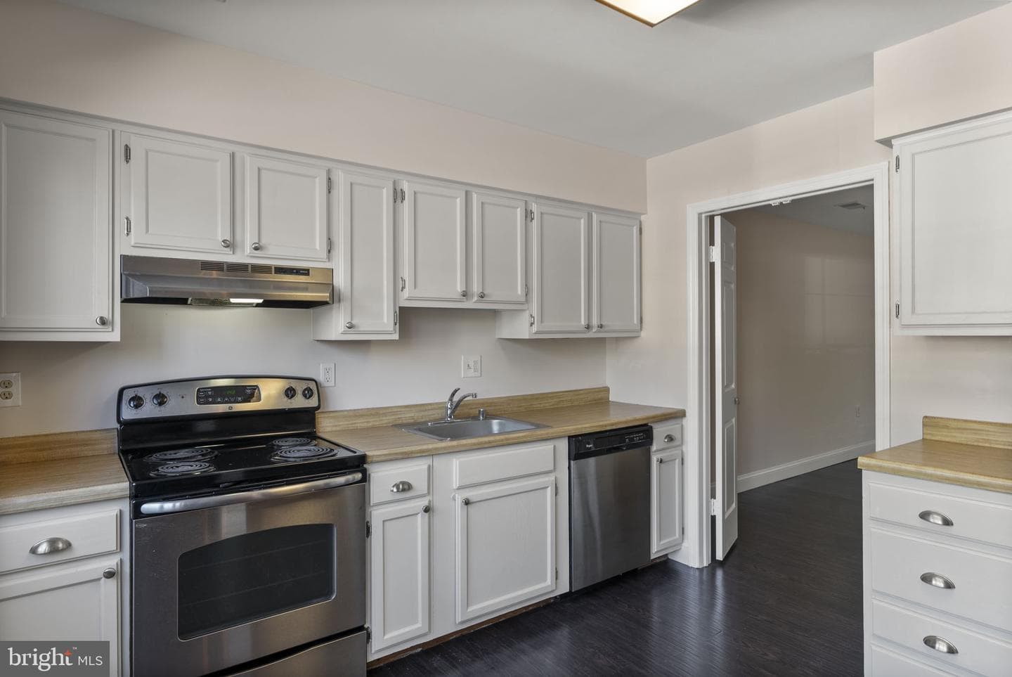 5877 Rowanberry Drive #b 36 photo 6