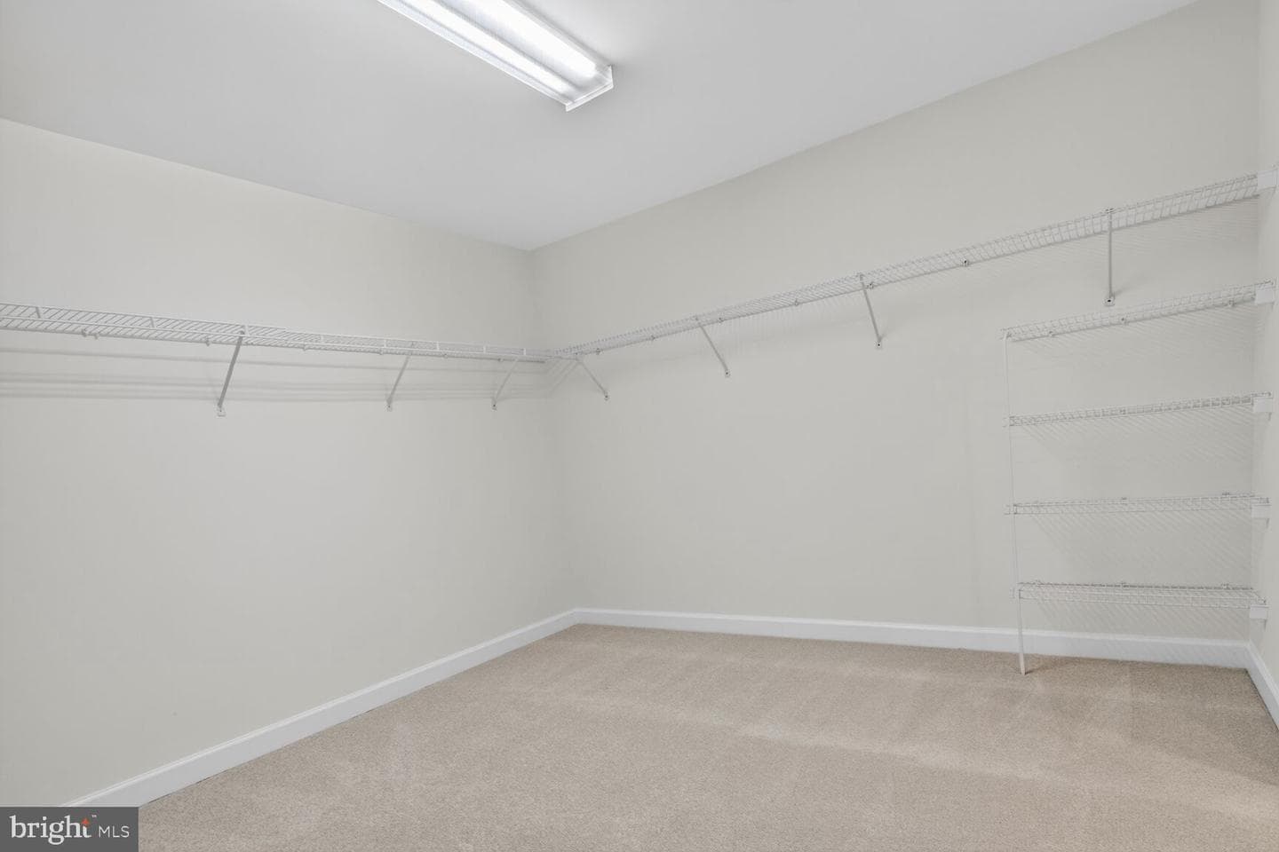 8369 Governor Grayson Way photo 32