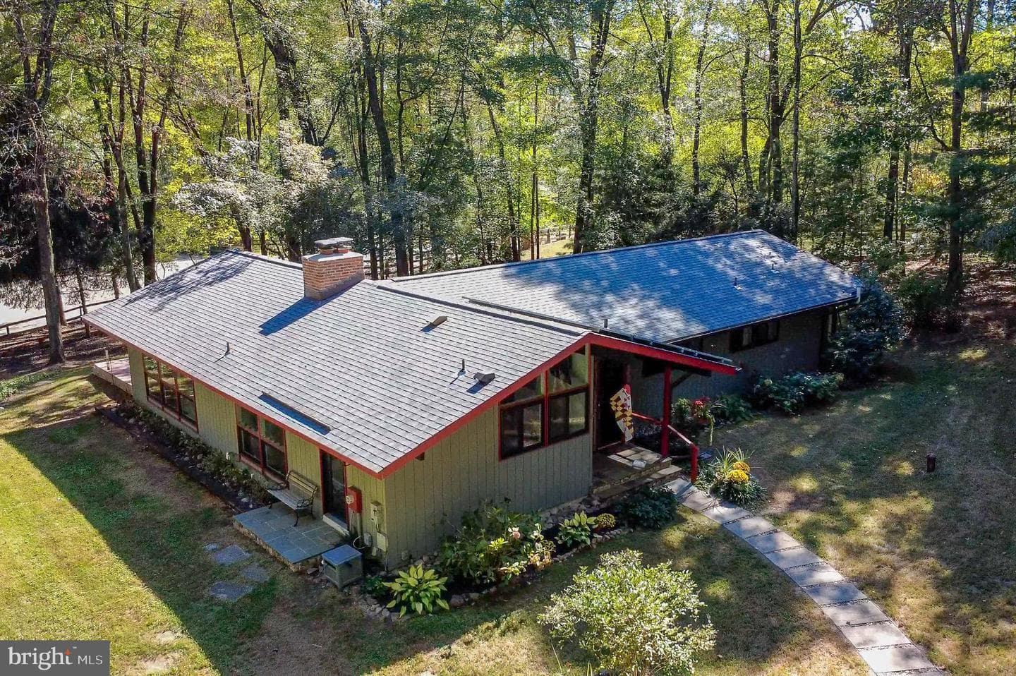 7145 Deer Valley Road photo 2