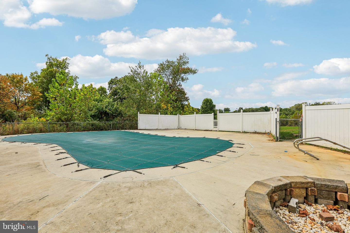 15474 Roxbury Road photo 39