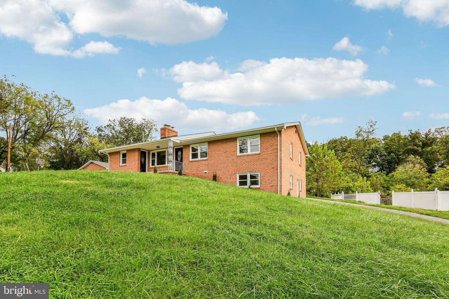 15474 Roxbury Road photo 4