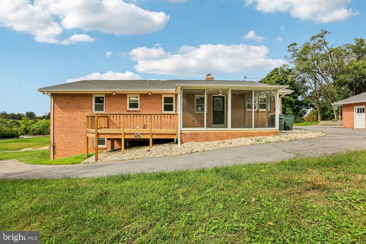 15474 Roxbury Road photo 41