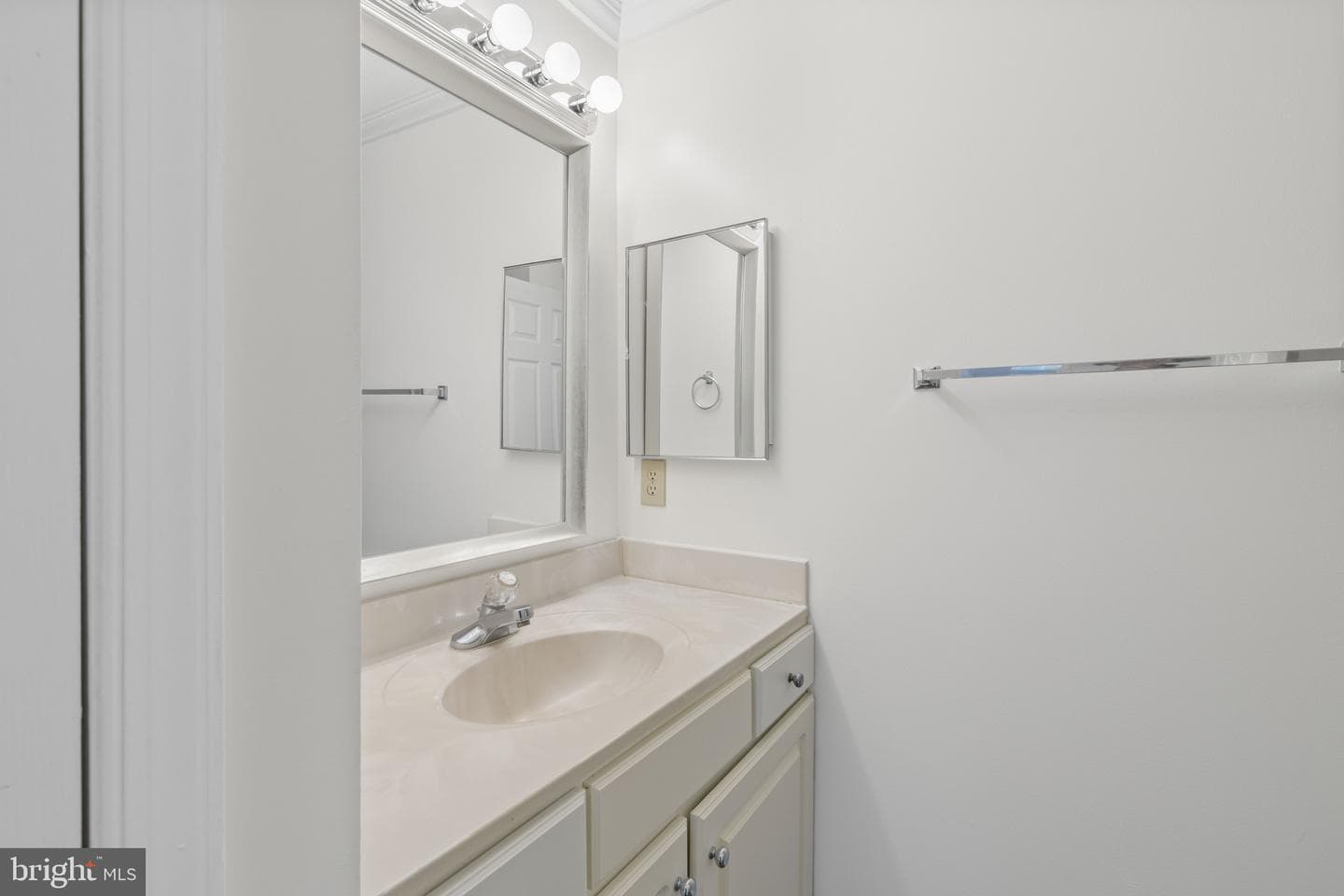 5941 Millrace Court #d-101 photo 20