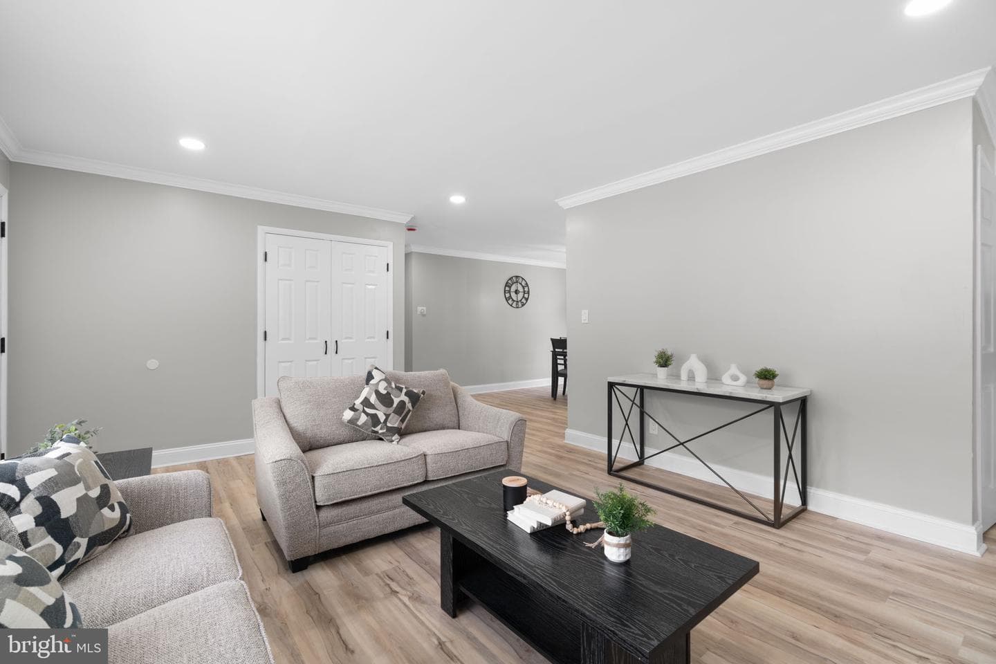 8334 Woodward Street photo 10
