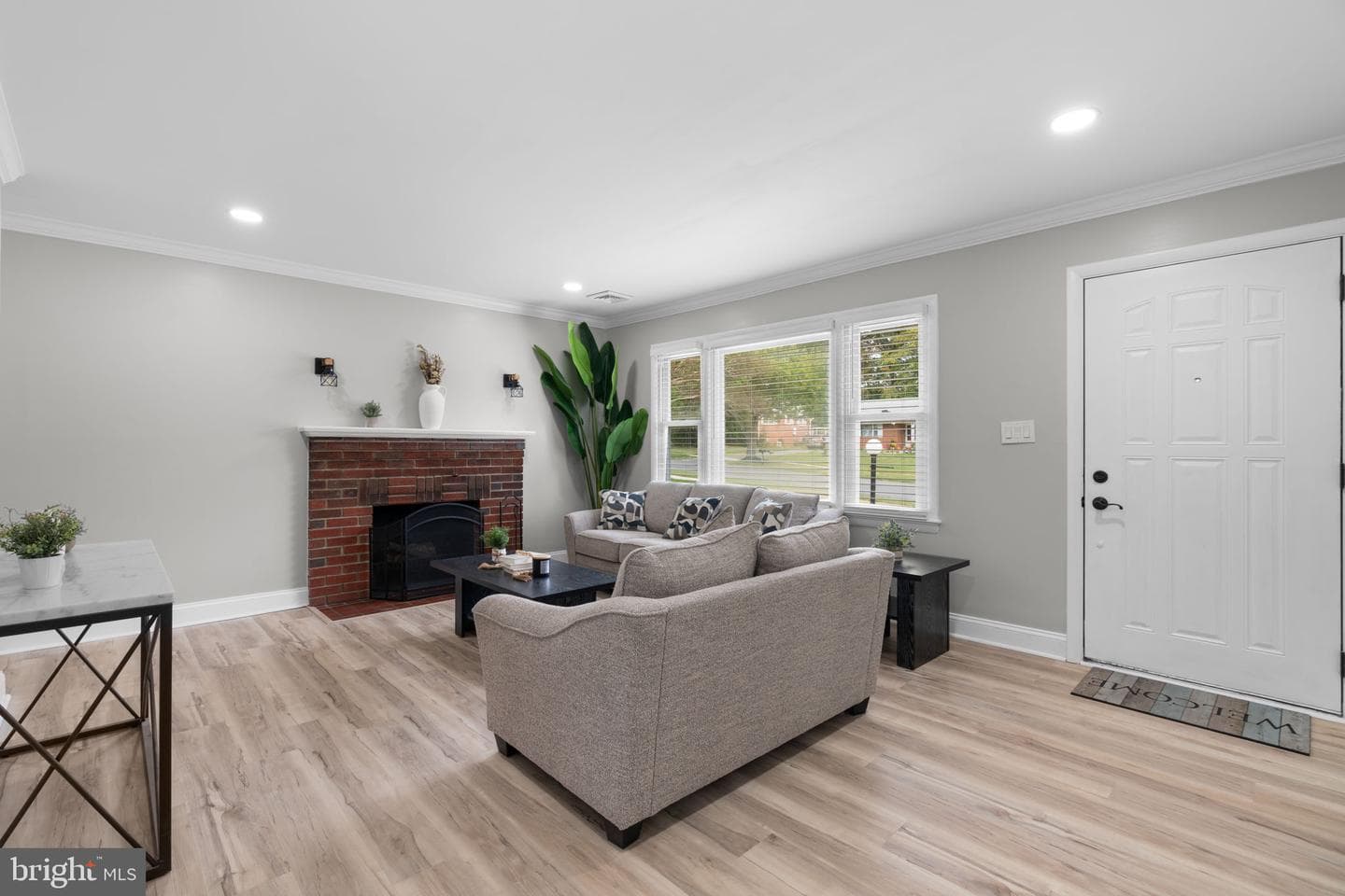 8334 Woodward Street photo 11