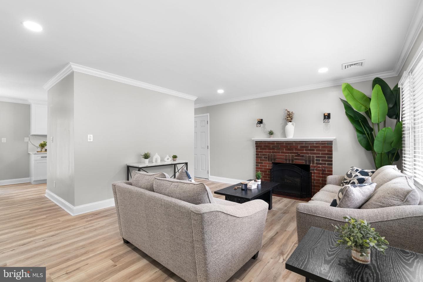 8334 Woodward Street photo 12