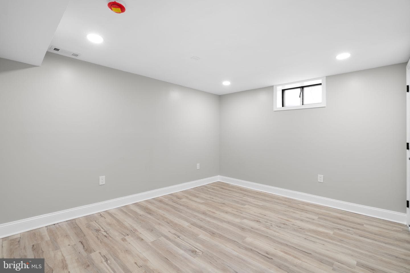 8334 Woodward Street photo 28