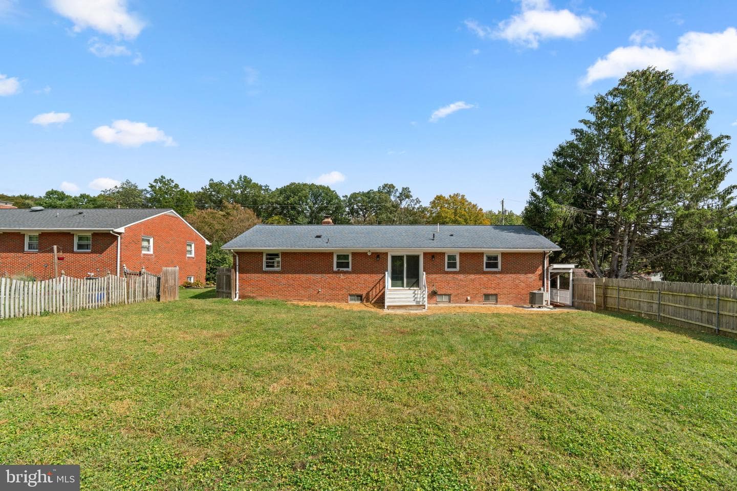 8334 Woodward Street photo 39