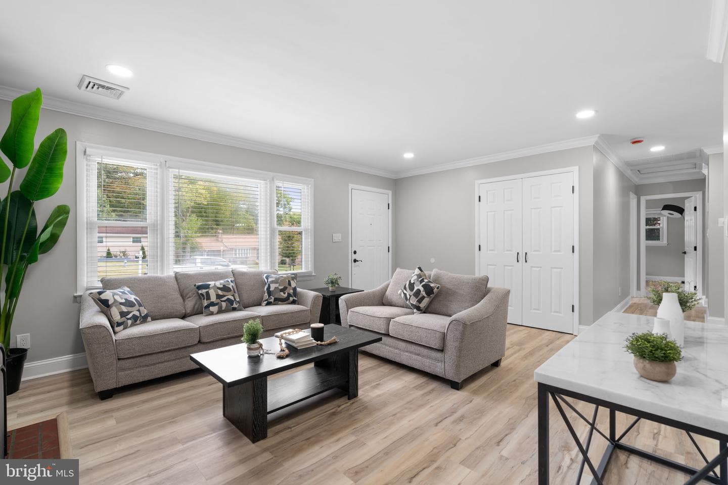 8334 Woodward Street photo 9