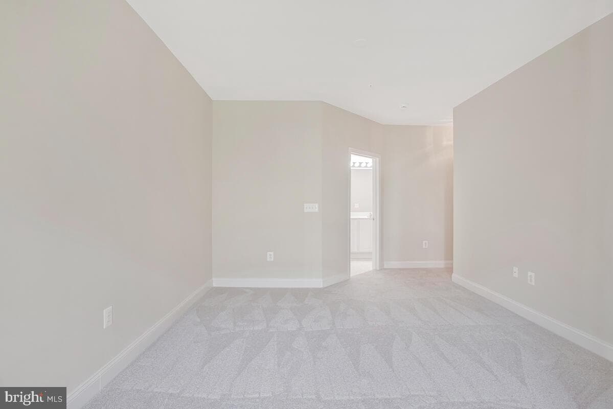 2550 Kensington Gardens #205 photo 20