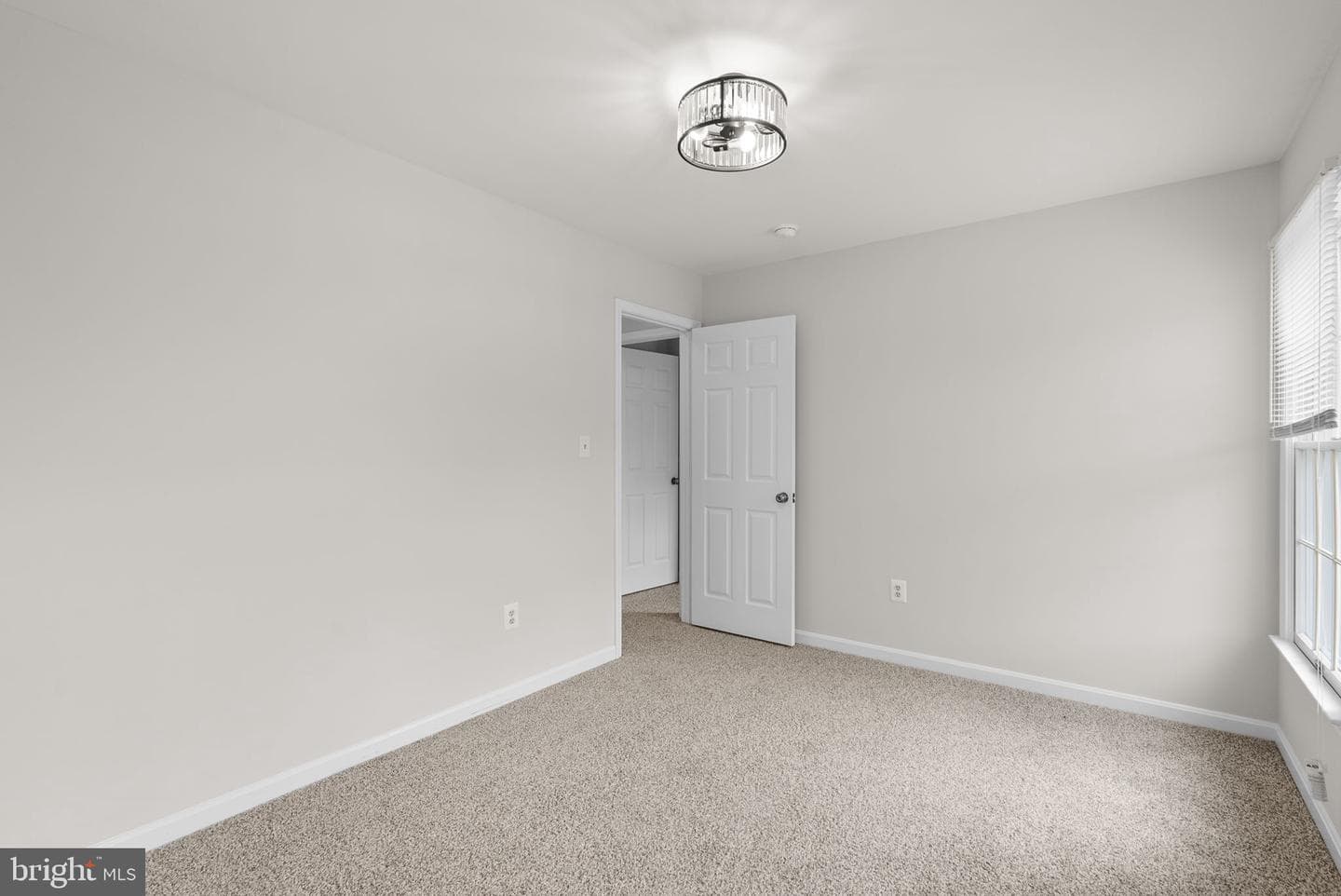 6477 Woodland Forest Drive photo 28