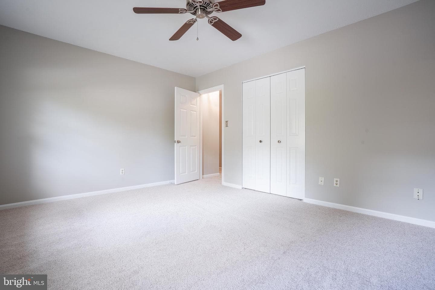 9051 Billow Row photo 20