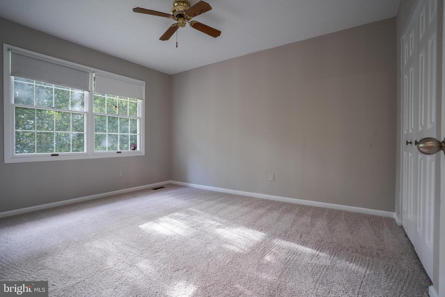 9051 Billow Row photo 21