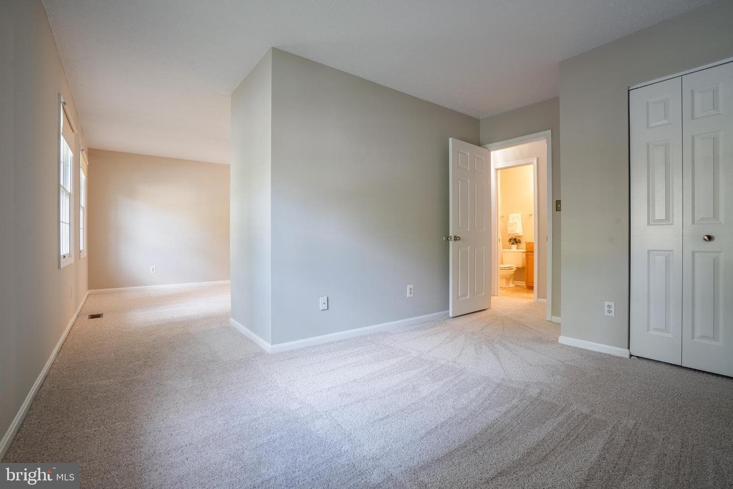 9051 Billow Row photo 26