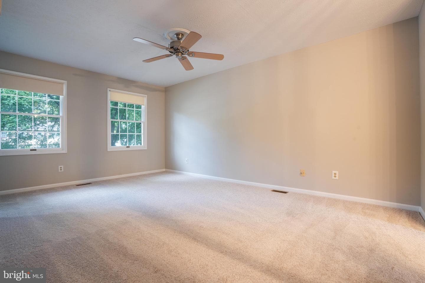 9051 Billow Row photo 27