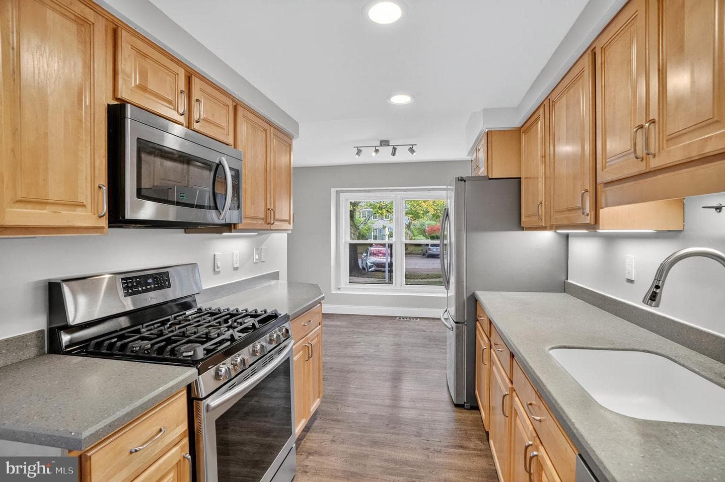 5633 Gulfstream Row photo 9