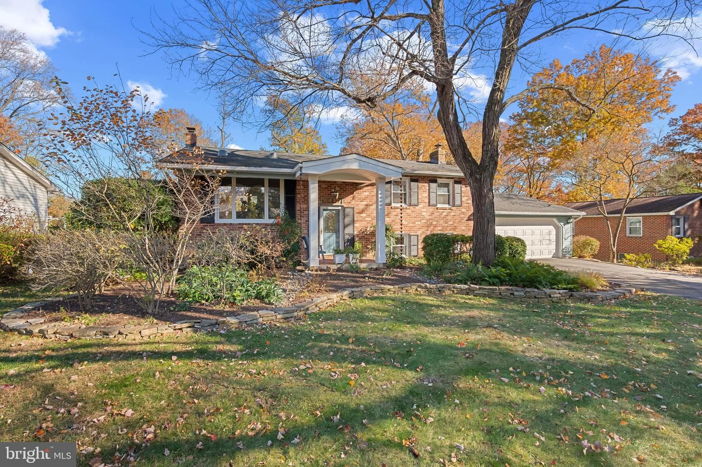 6725 Pine Drive photo 3