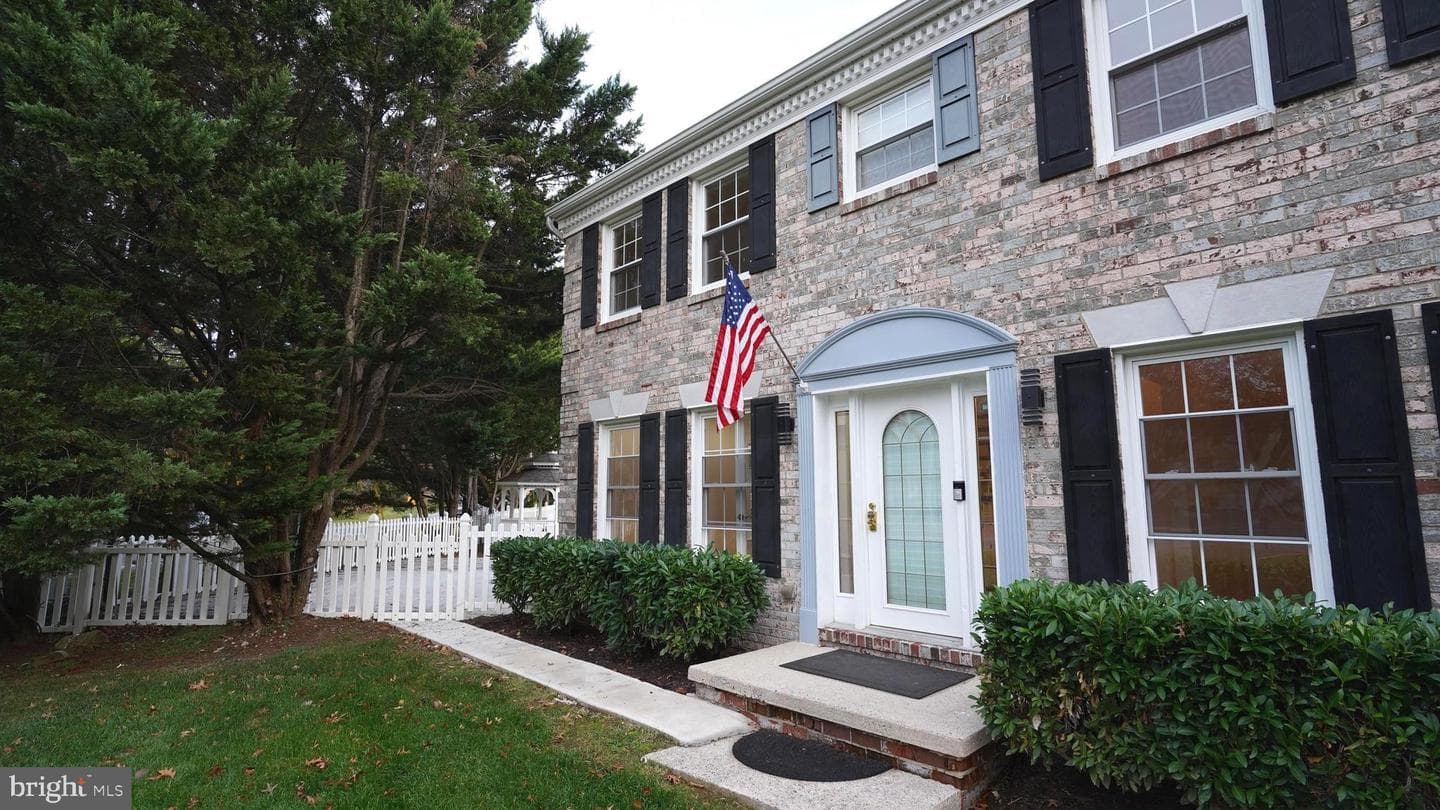 10203 Raleigh Tavern Lane photo 3