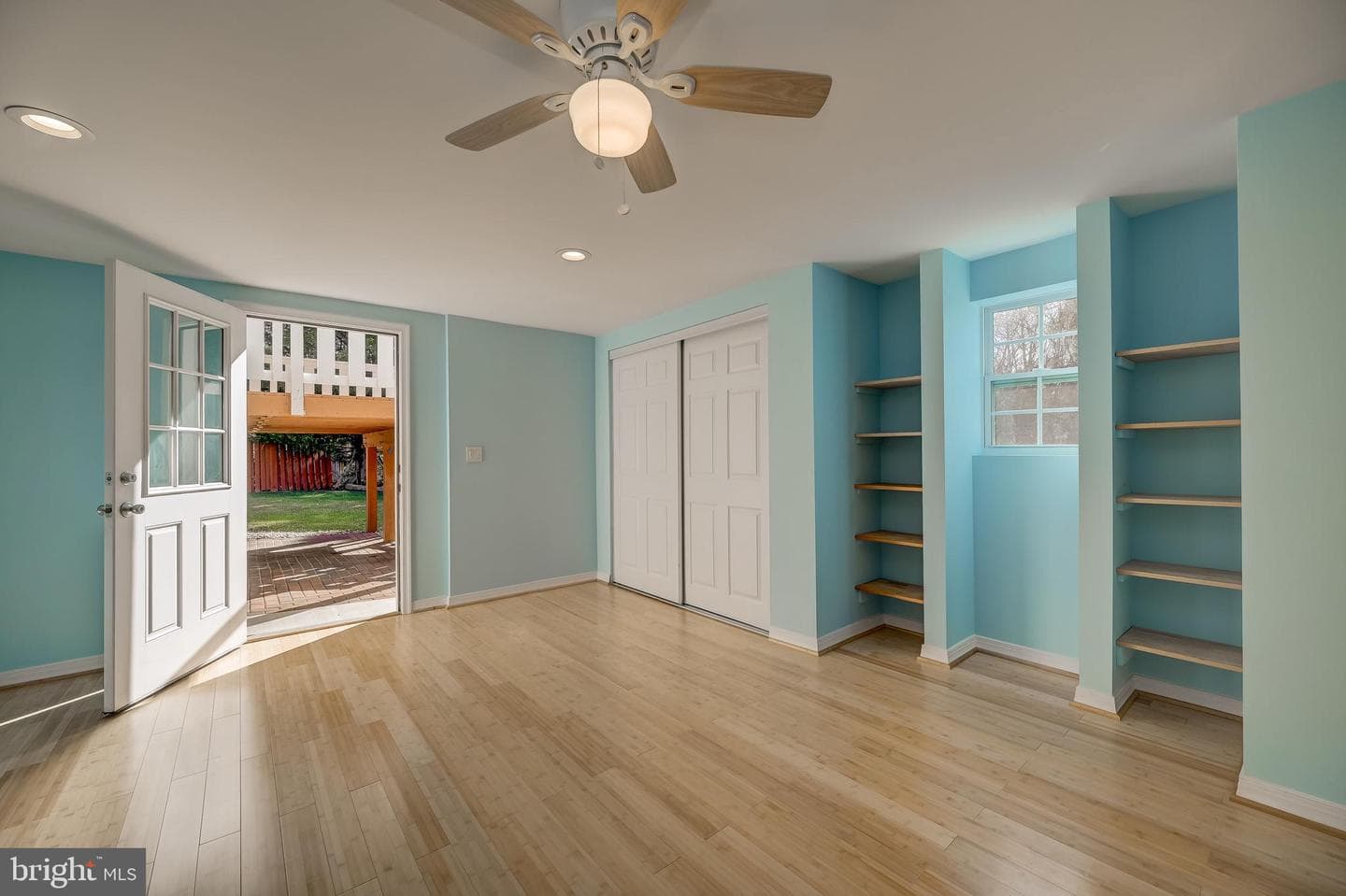 8252 Glen Court photo 37